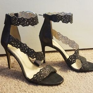 Jessica Simpson heels